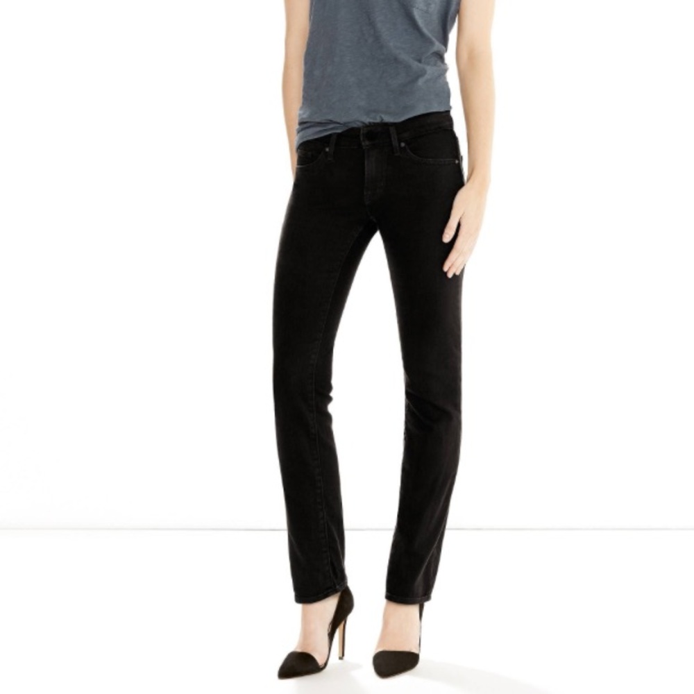 Levi’s Women's 714 Straight Black Jeans size 30X 32